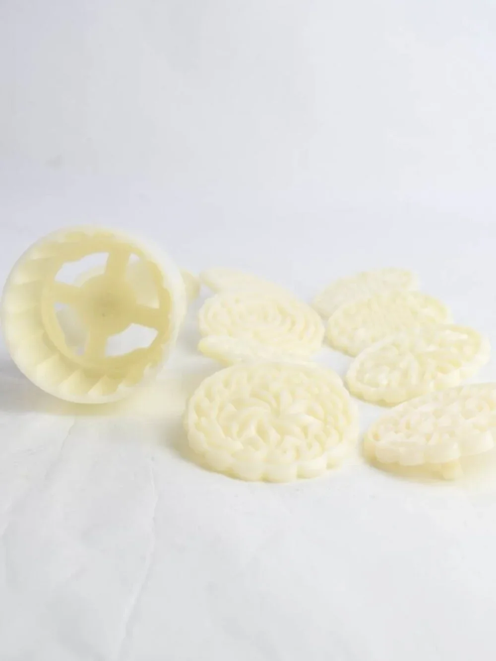 Hiraliy mooncake mold